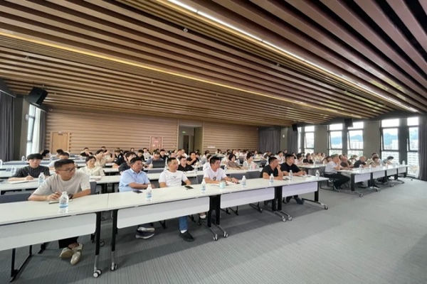 強(qiáng)化公司稅務(wù)、法務(wù)建設(shè) 增強(qiáng)風(fēng)險(xiǎn)防控能力 —浙江中立建設(shè)有限公司開(kāi)展稅務(wù)和法務(wù)培訓(xùn)會(huì)